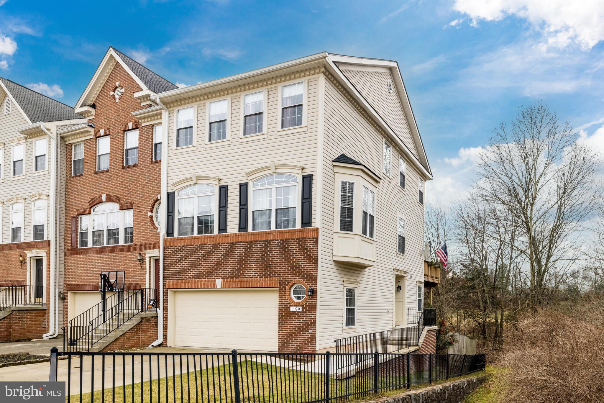 1190 Cambria Ter NE