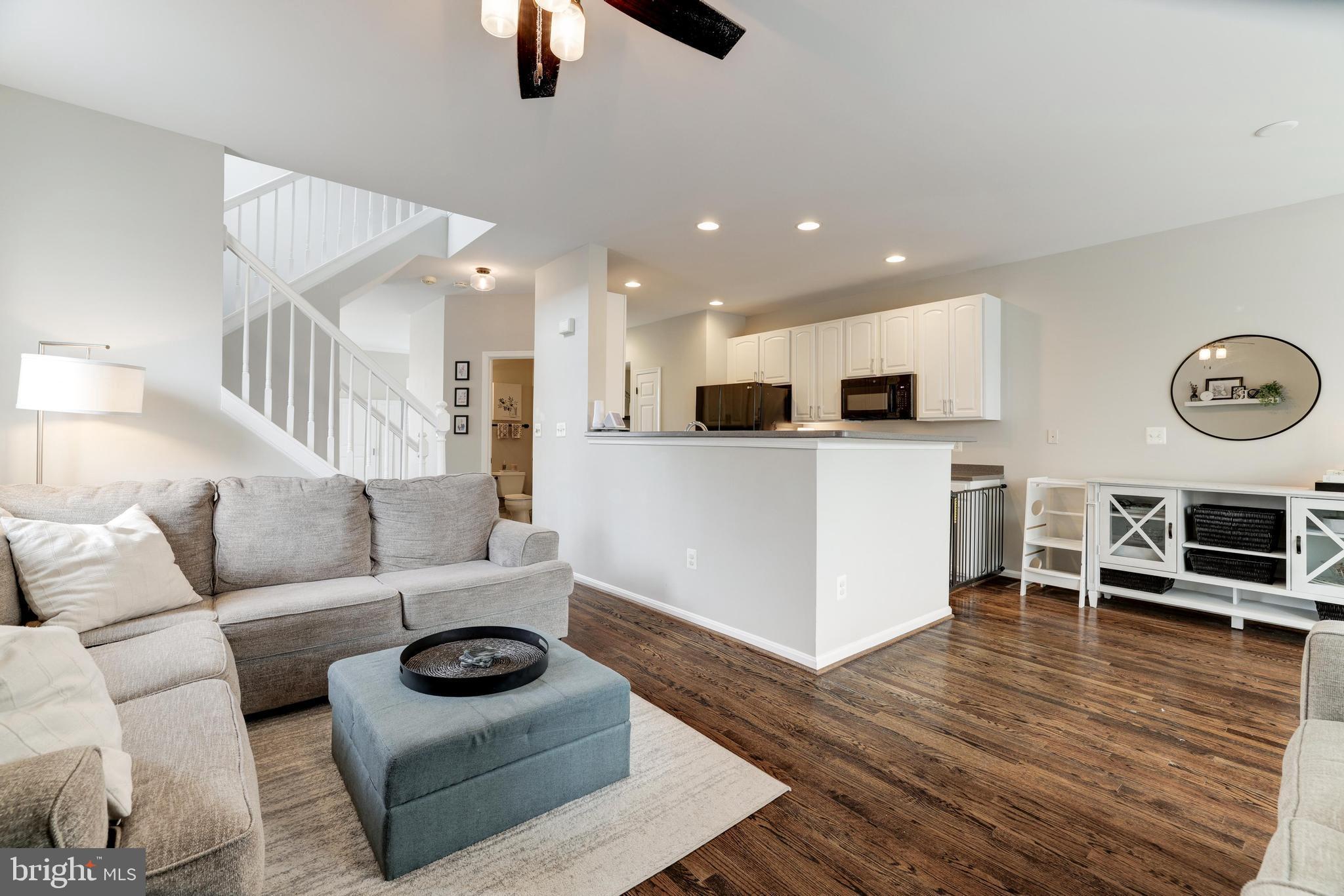 1190 Cambria Ter NE