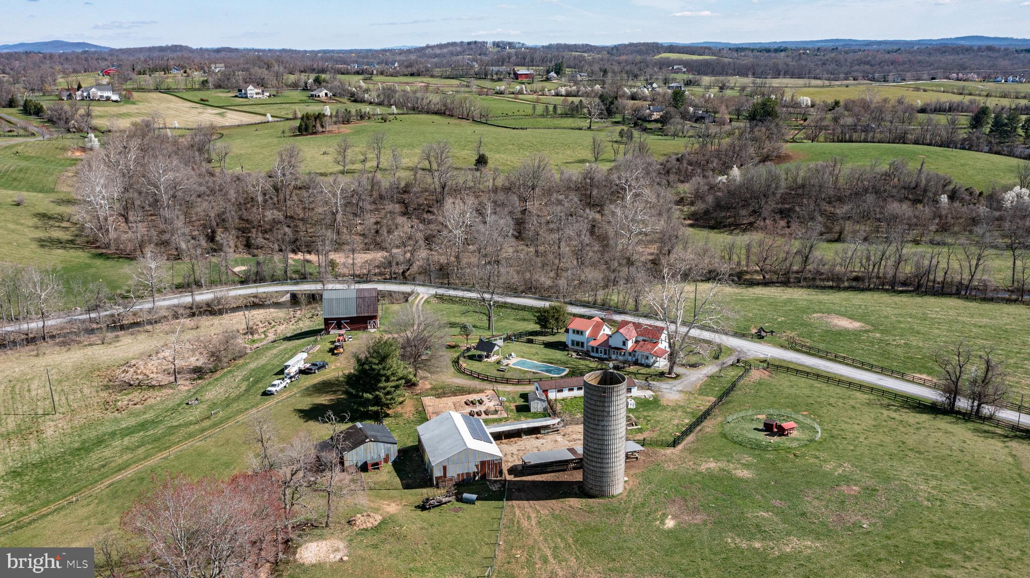19643 Woodtrail Rd