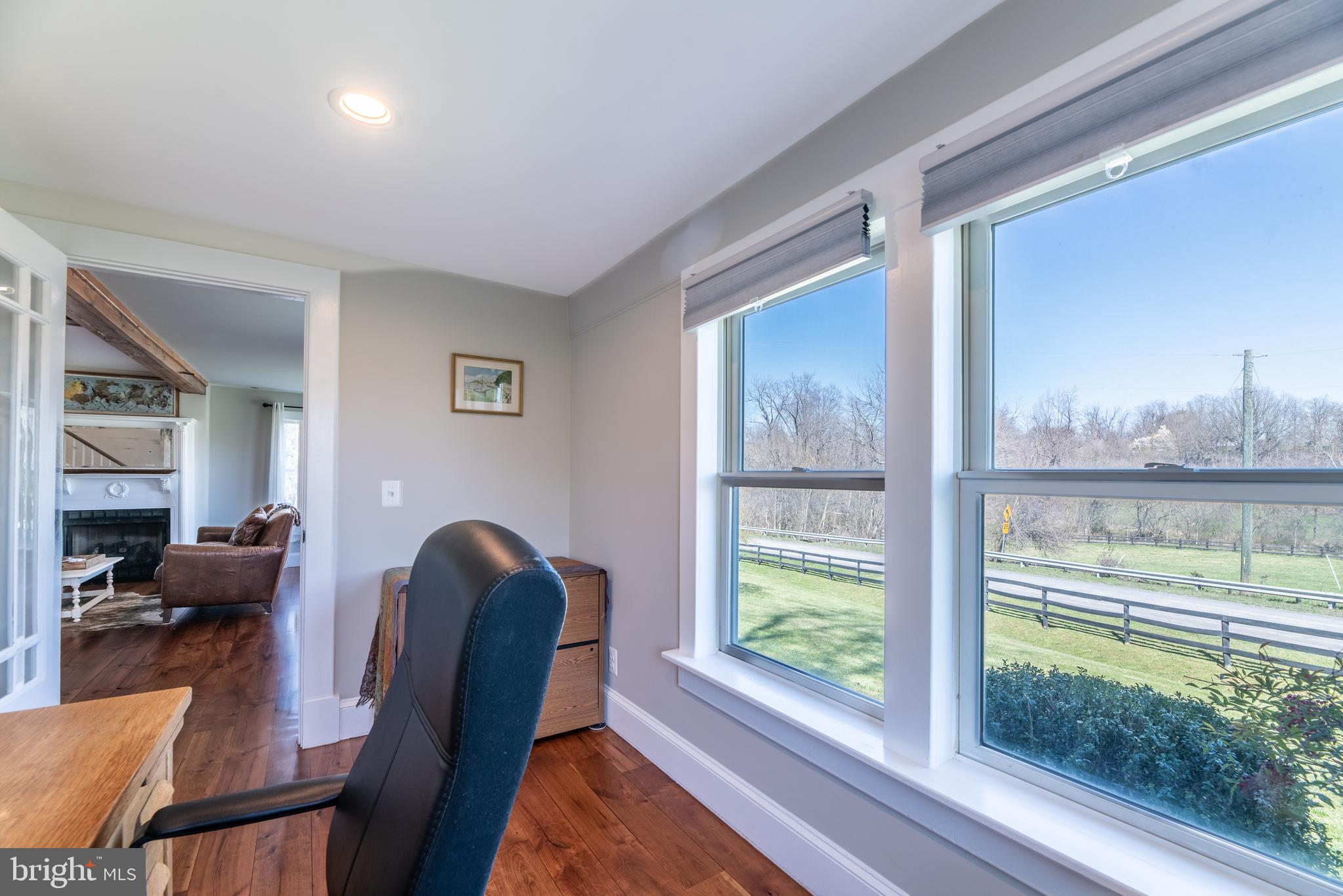 19643 Woodtrail Rd