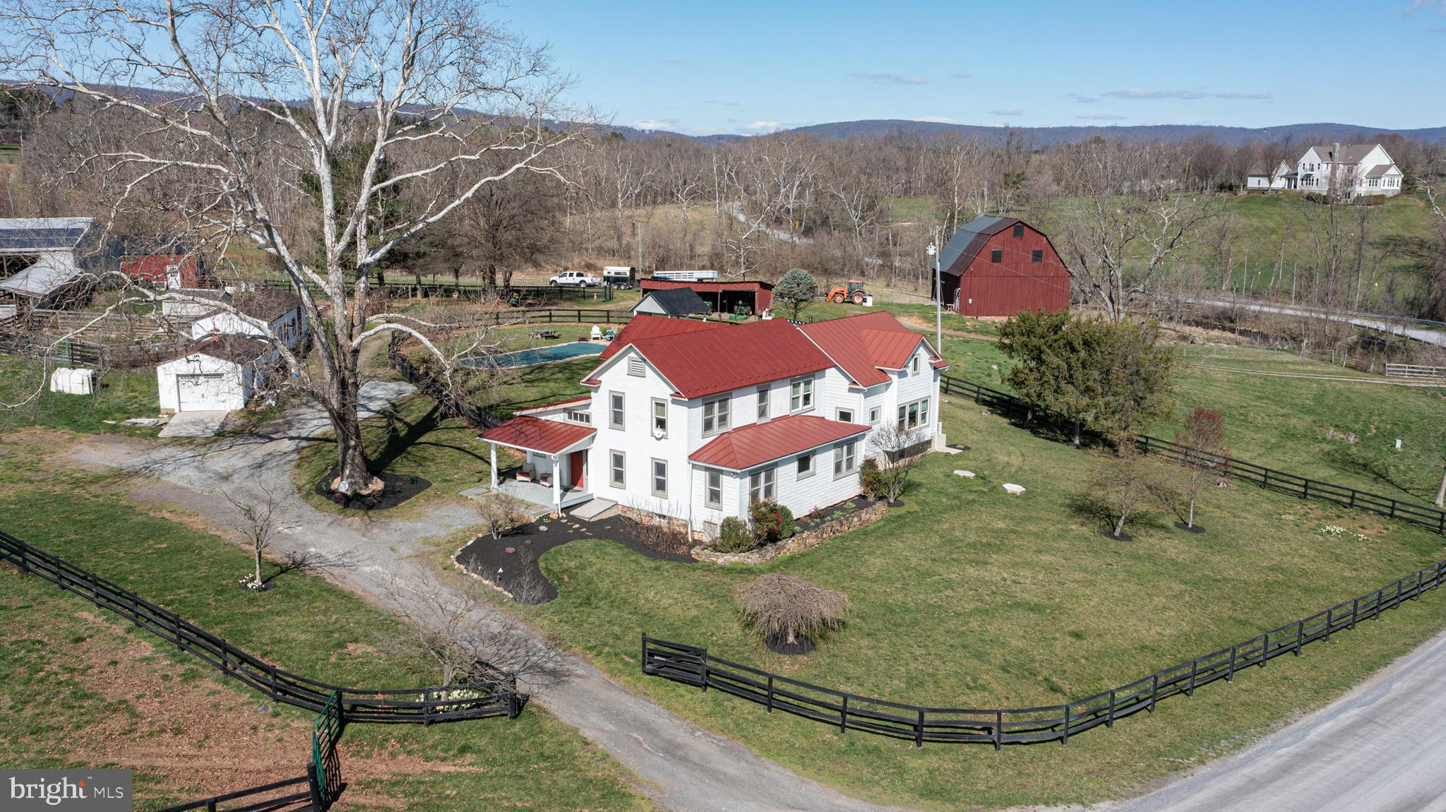 19643 Woodtrail Rd