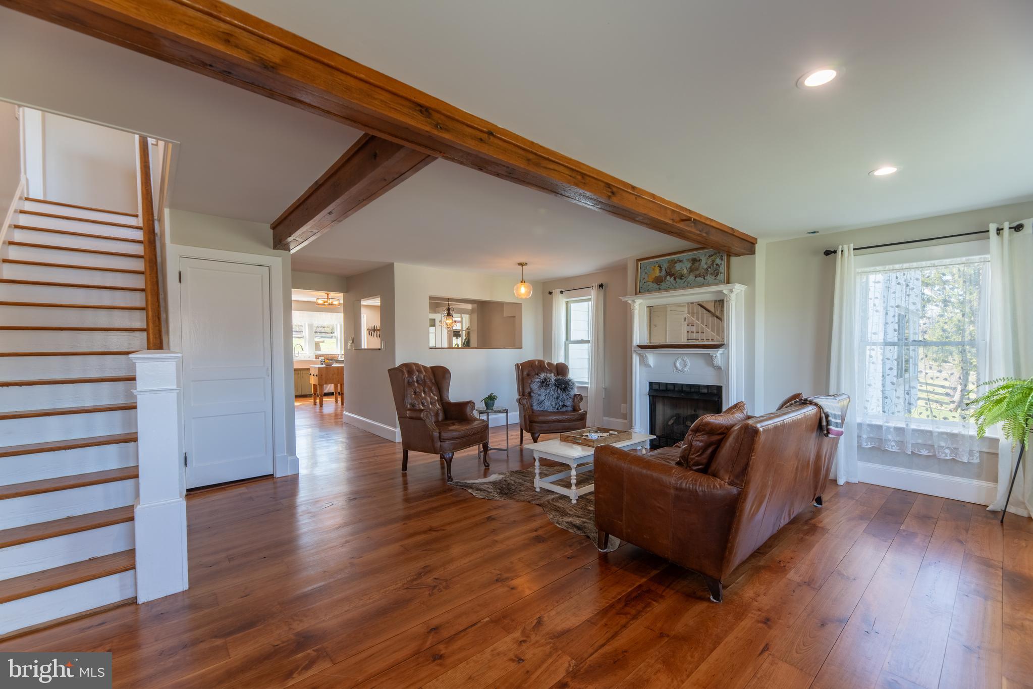 19643 Woodtrail Rd
