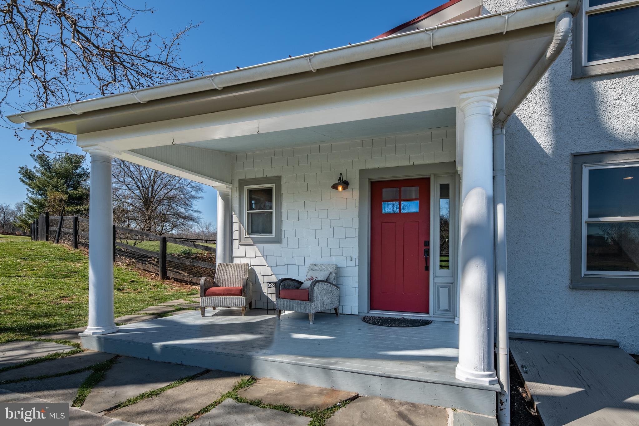 19643 Woodtrail Rd