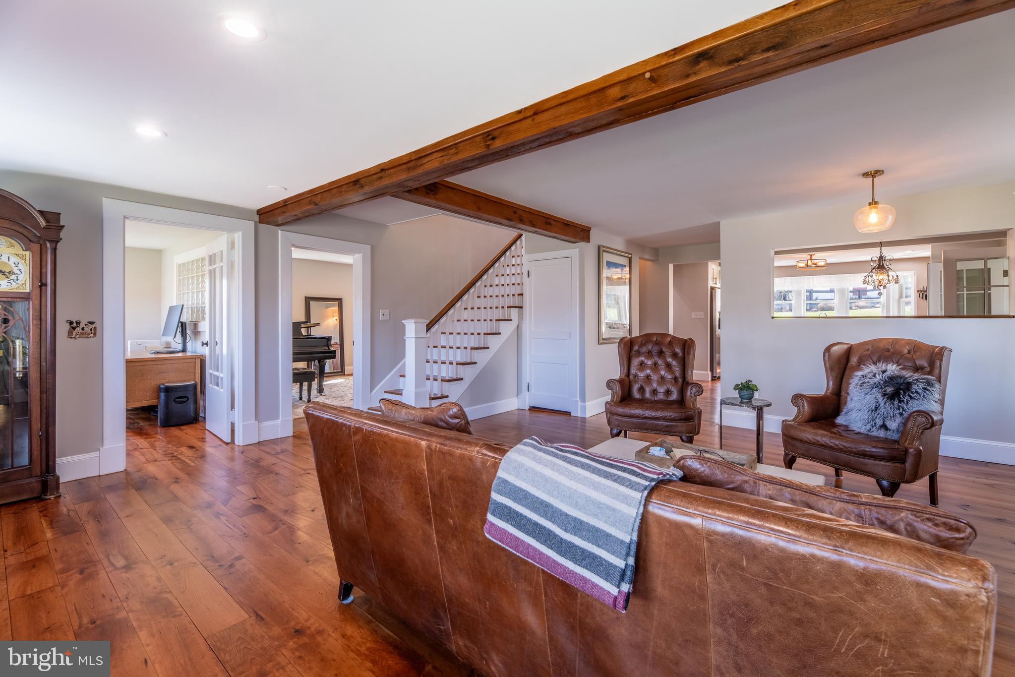 19643 Woodtrail Rd