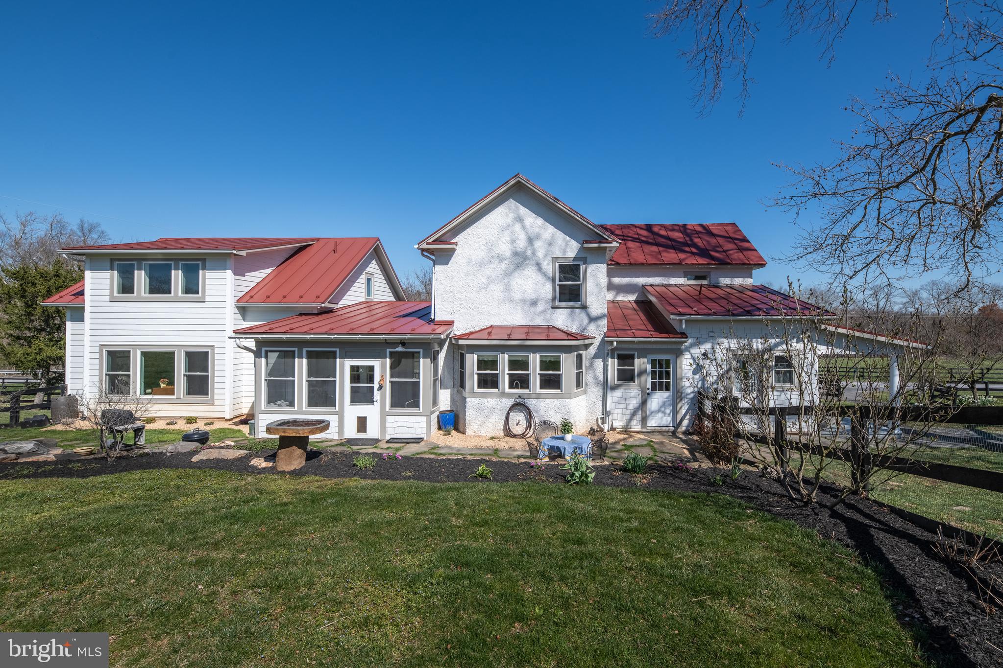19643 Woodtrail Rd
