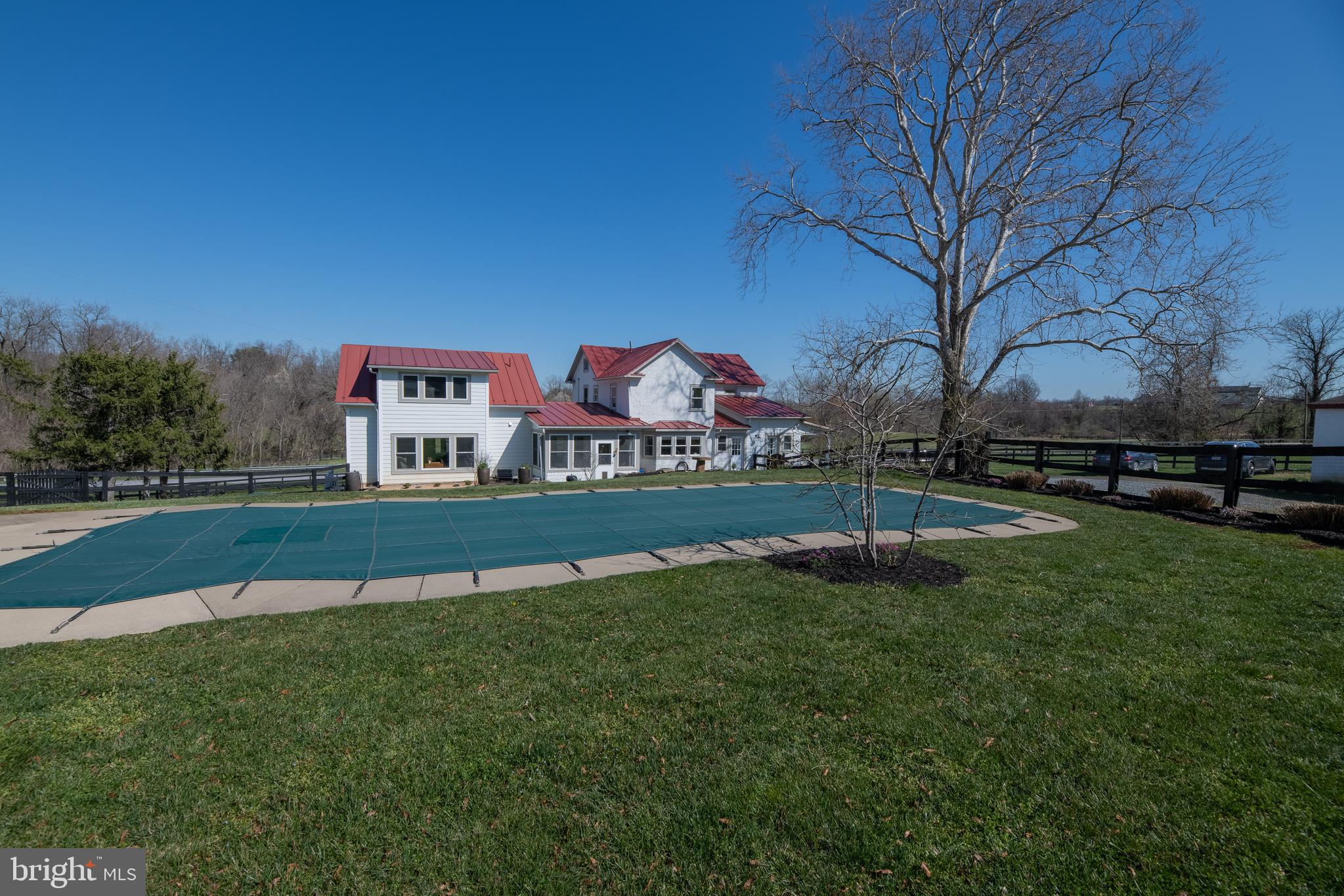 19643 Woodtrail Rd