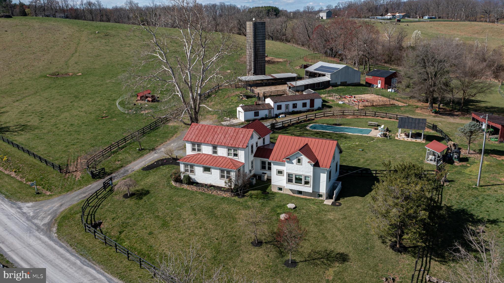 19643 Woodtrail Rd