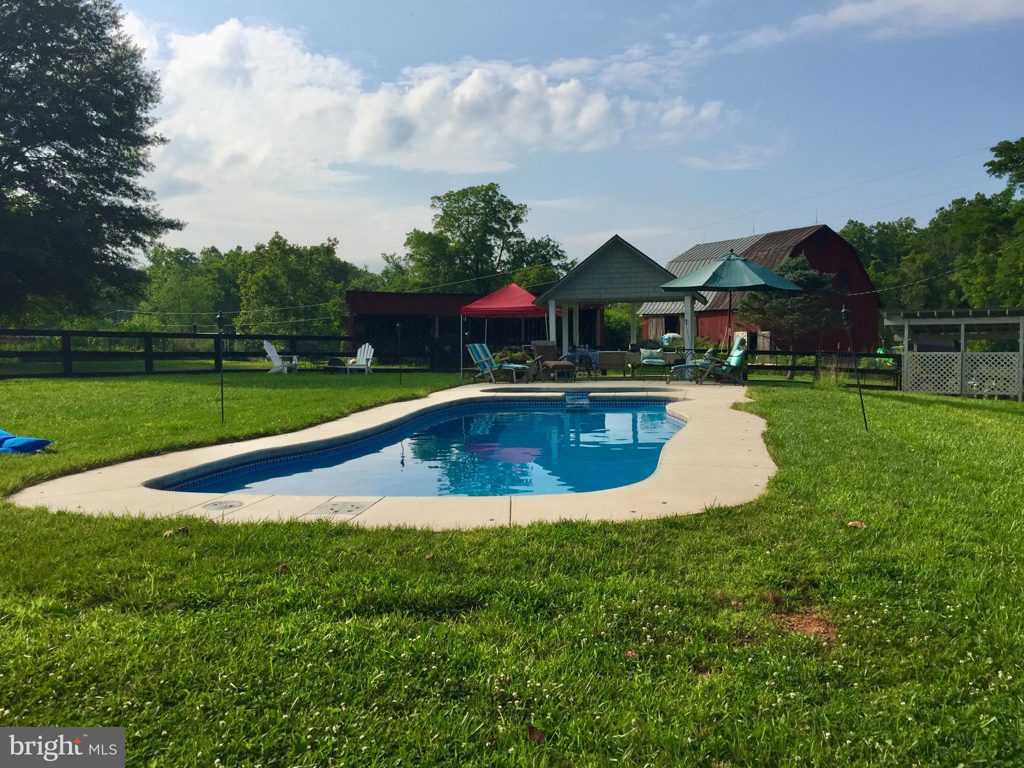 19643 Woodtrail Rd