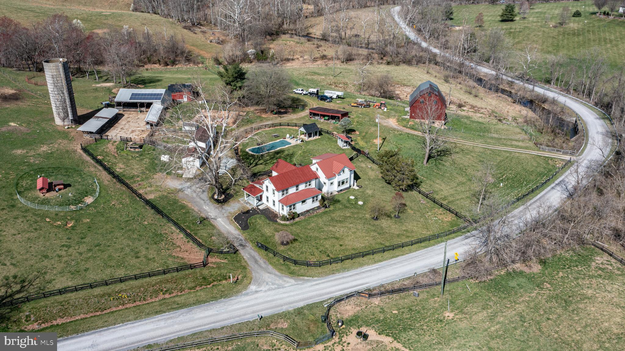 19643 Woodtrail Rd