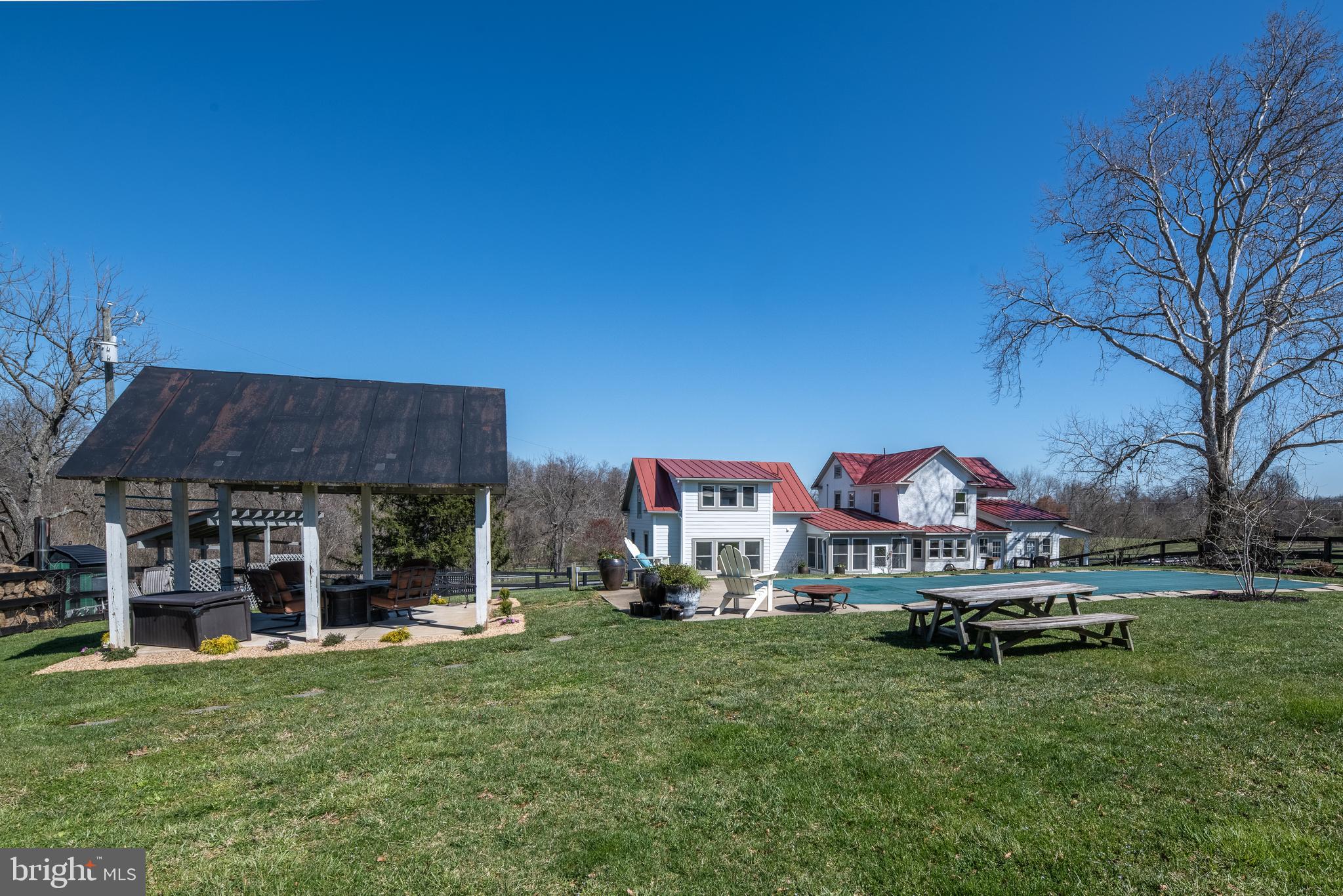 19643 Woodtrail Rd