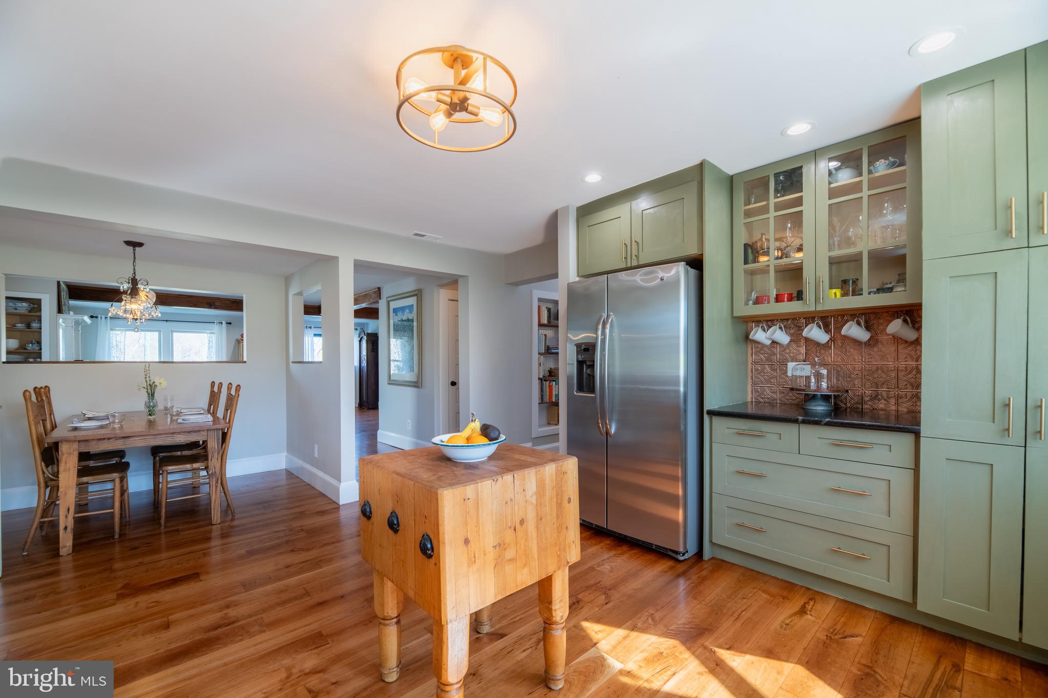 19643 Woodtrail Rd