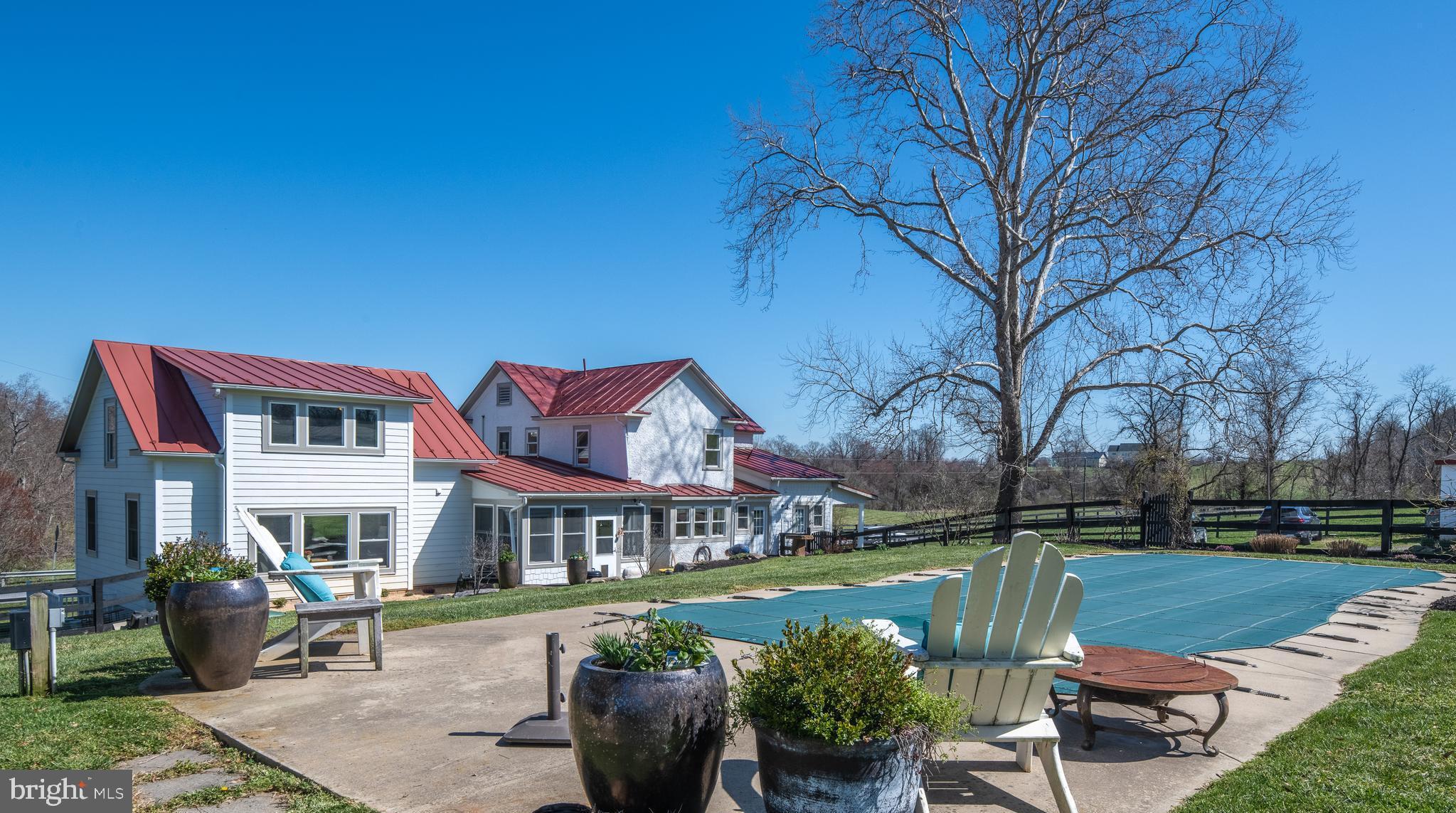 19643 Woodtrail Rd
