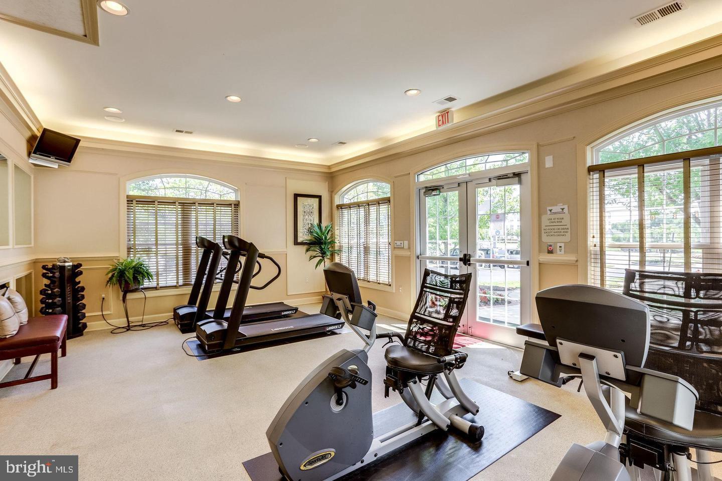 20582 SNOWSHOE SQUARE 302