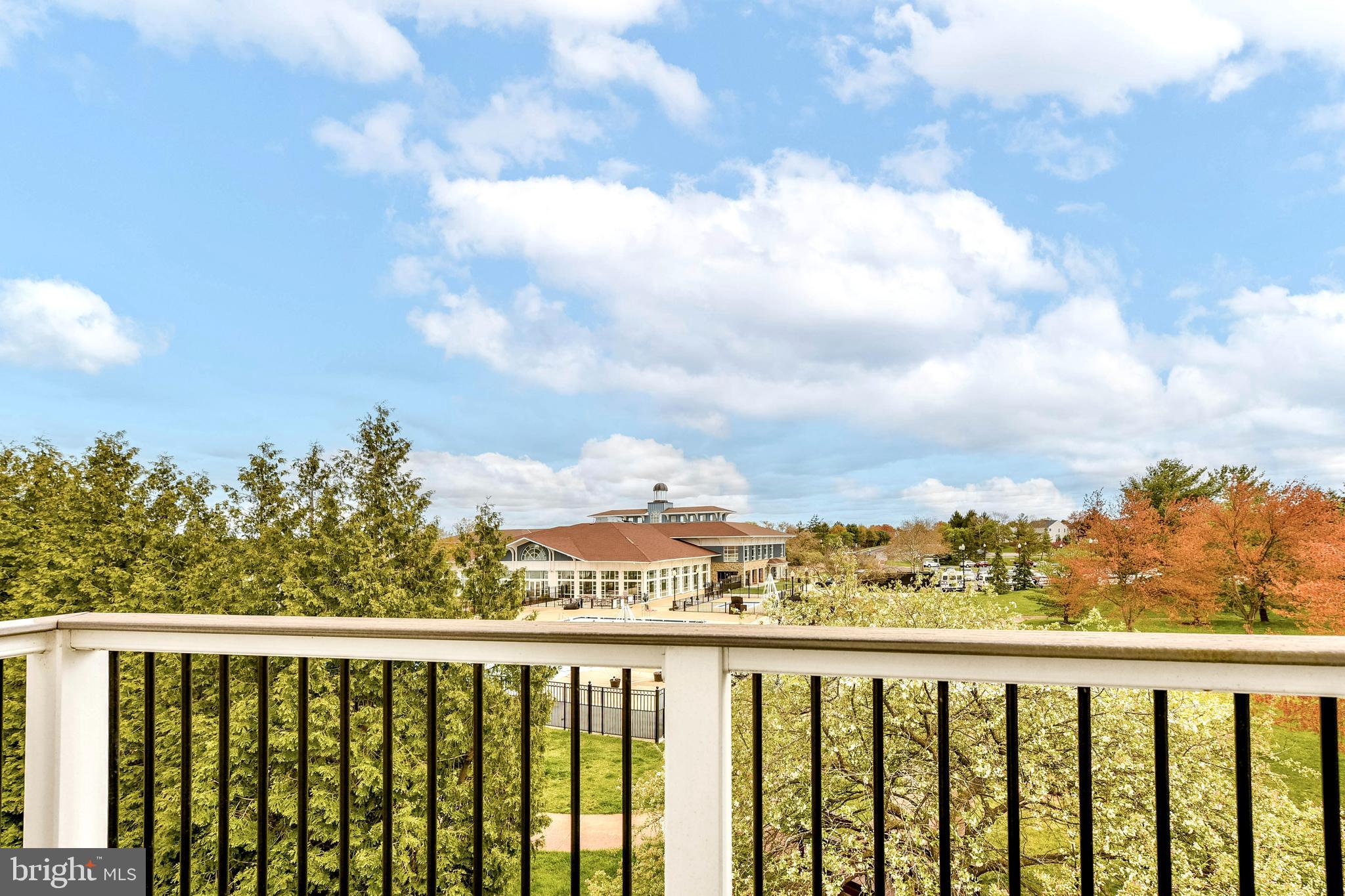 20582 SNOWSHOE SQUARE 302