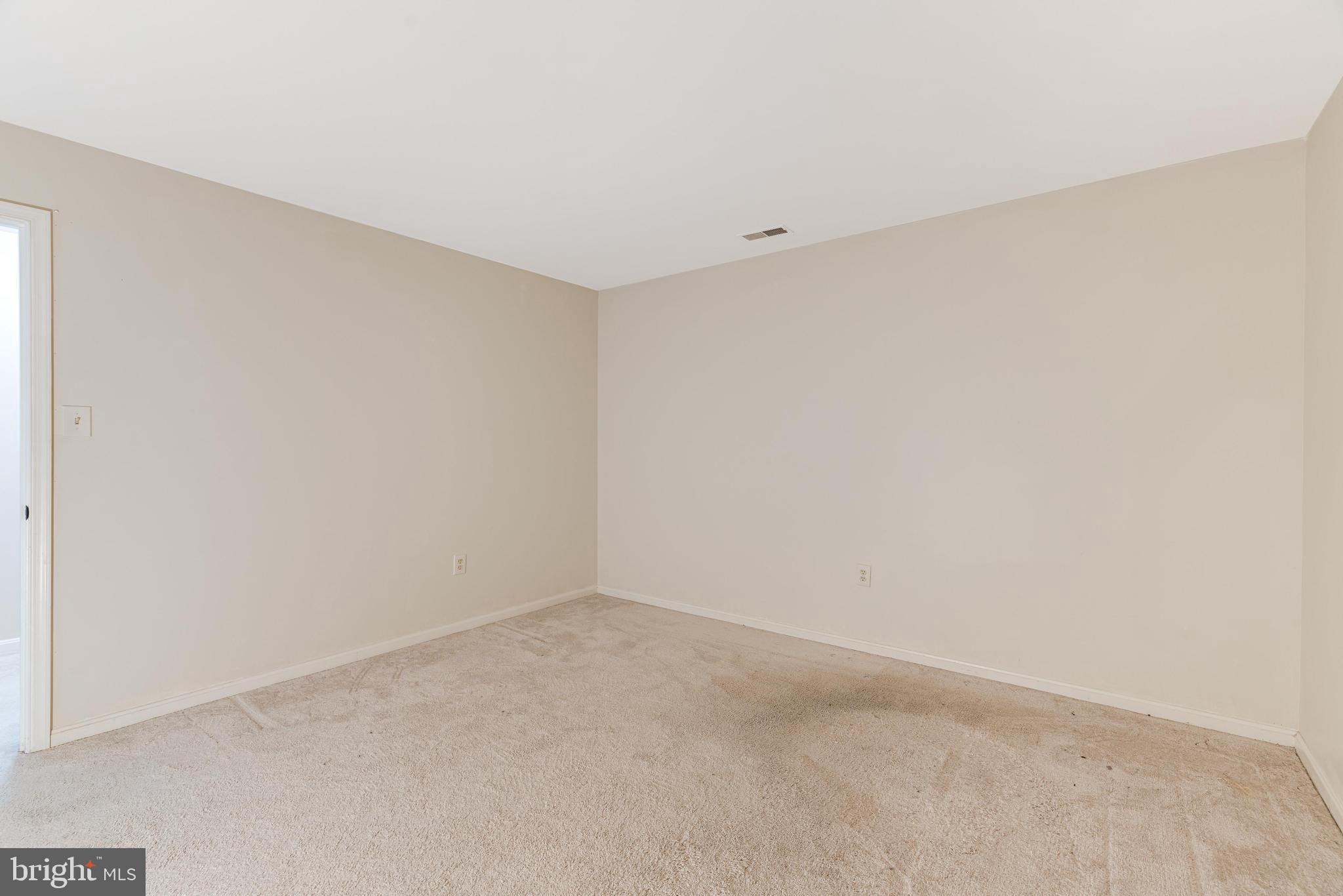 21875 Shallow Rock Sq