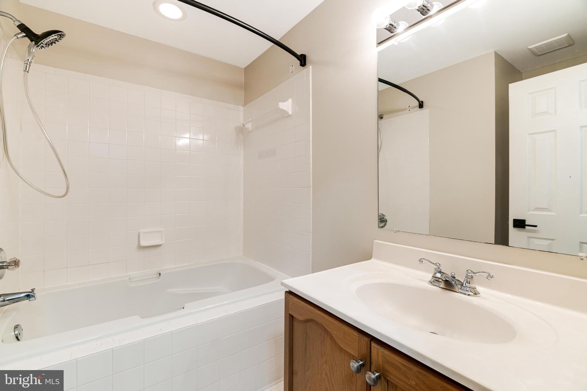 21875 Shallow Rock Sq