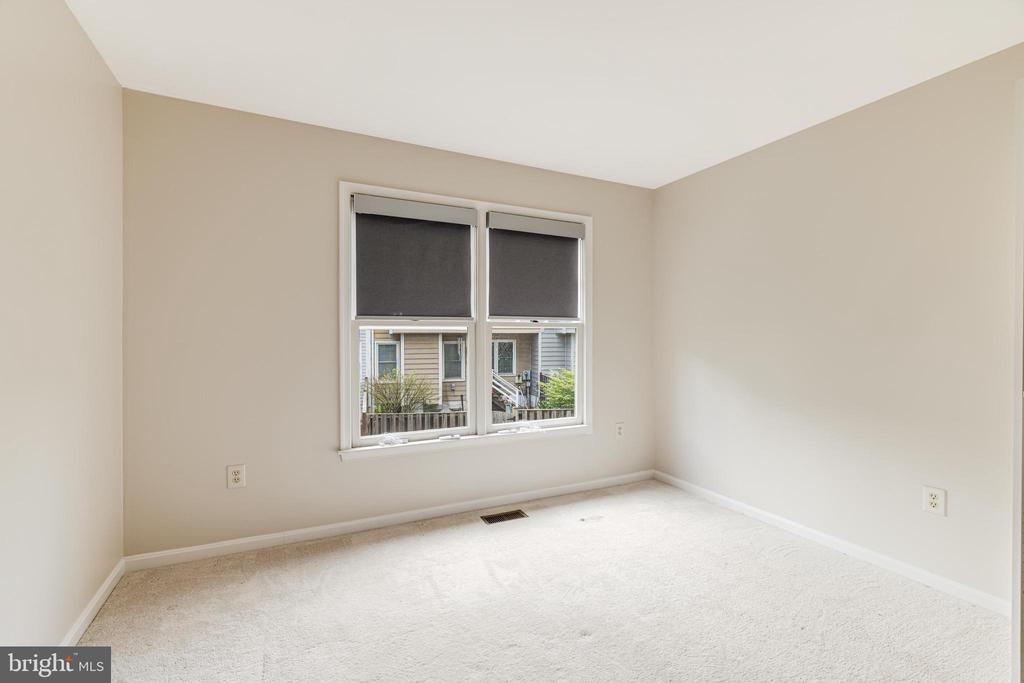 21875 Shallow Rock Sq
