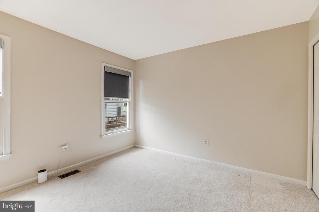 21875 Shallow Rock Sq