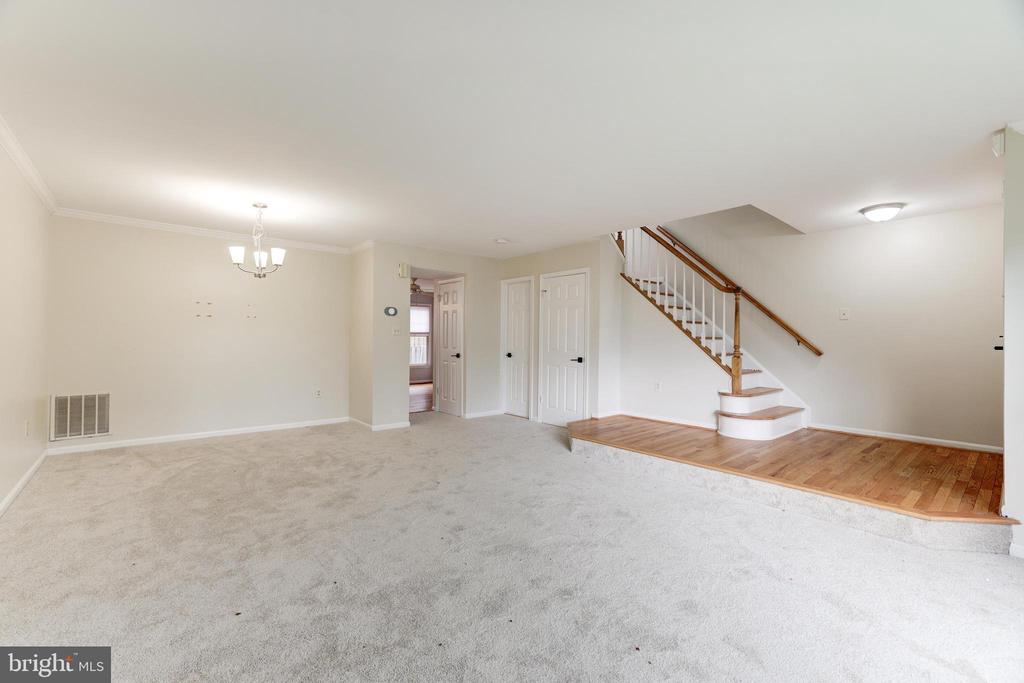 21875 Shallow Rock Sq