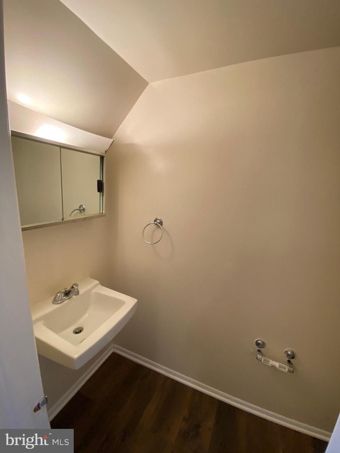 1060 NORWOOD CT