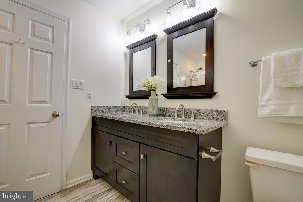 20366 Briarcliff Ter