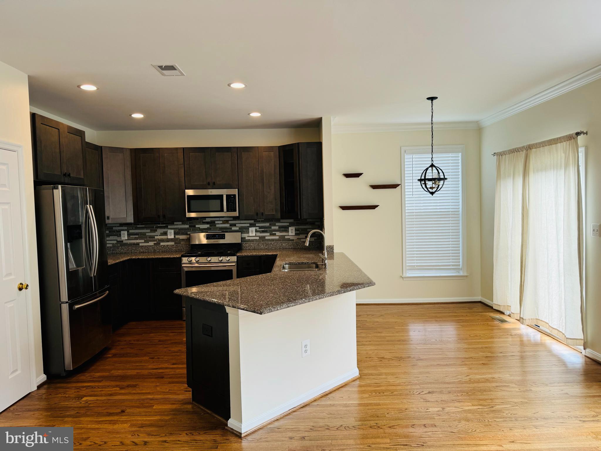 22551 MAISON CARREE SQ