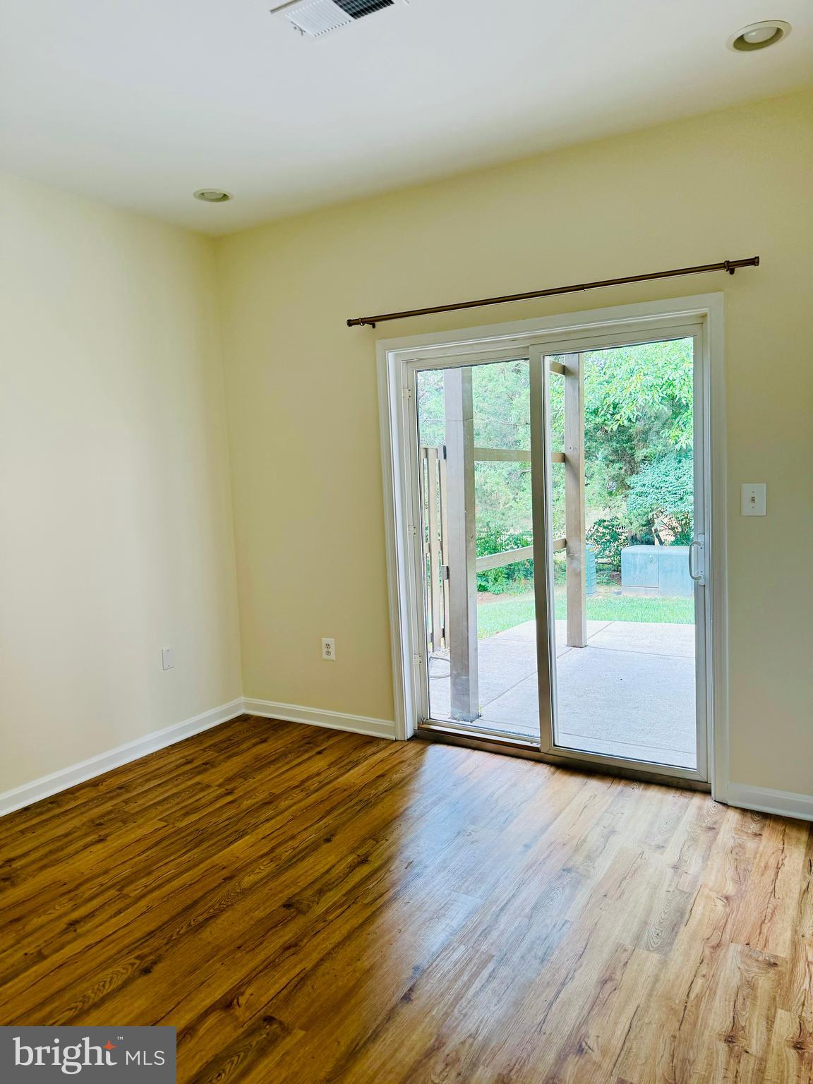 22551 MAISON CARREE SQ