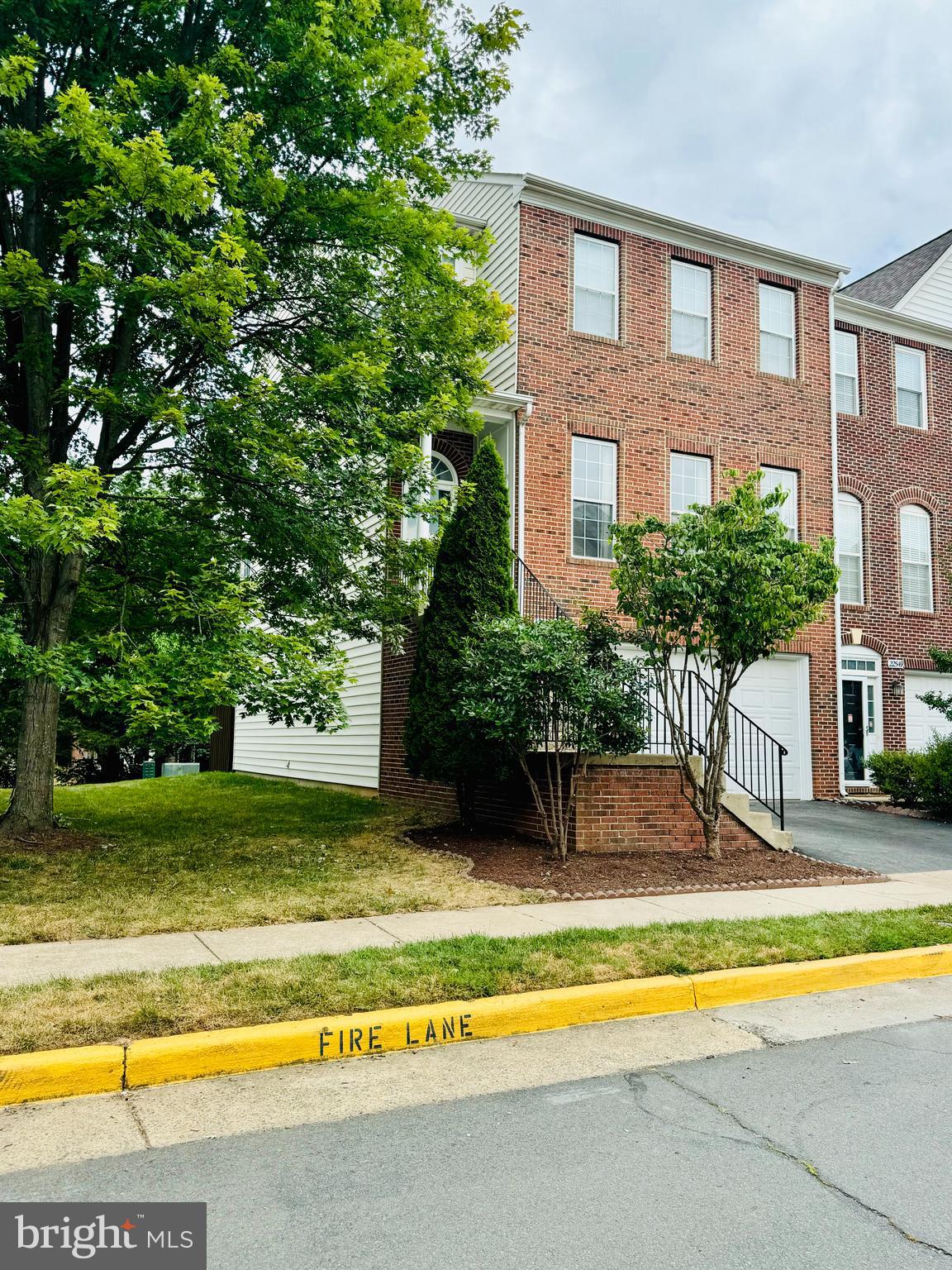 22551 MAISON CARREE SQ