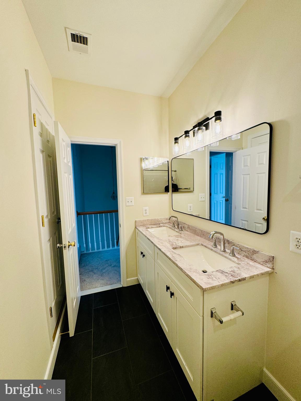 22551 MAISON CARREE SQ