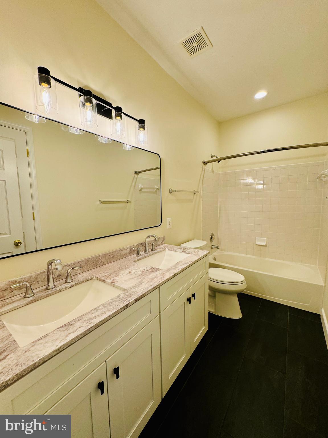 22551 MAISON CARREE SQ