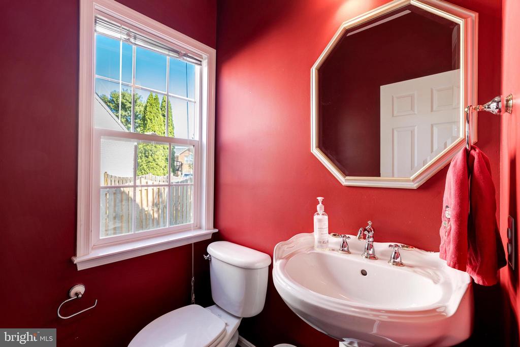184 Alpine Dr SE