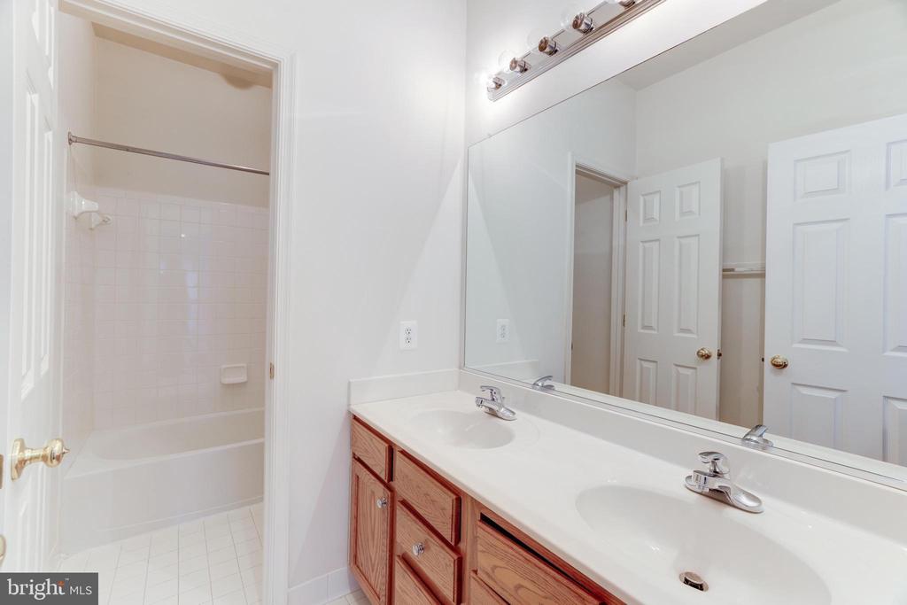 184 Alpine Dr SE