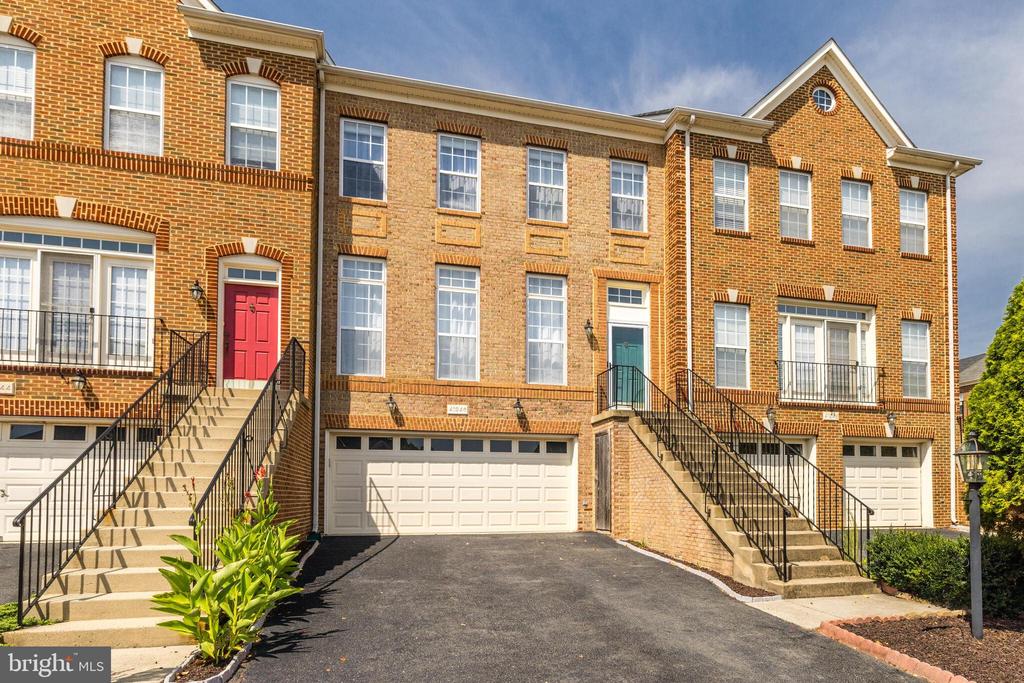 41946 Cinnabar Sq