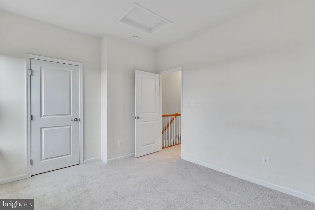 41751 MCMONAGLE SQ