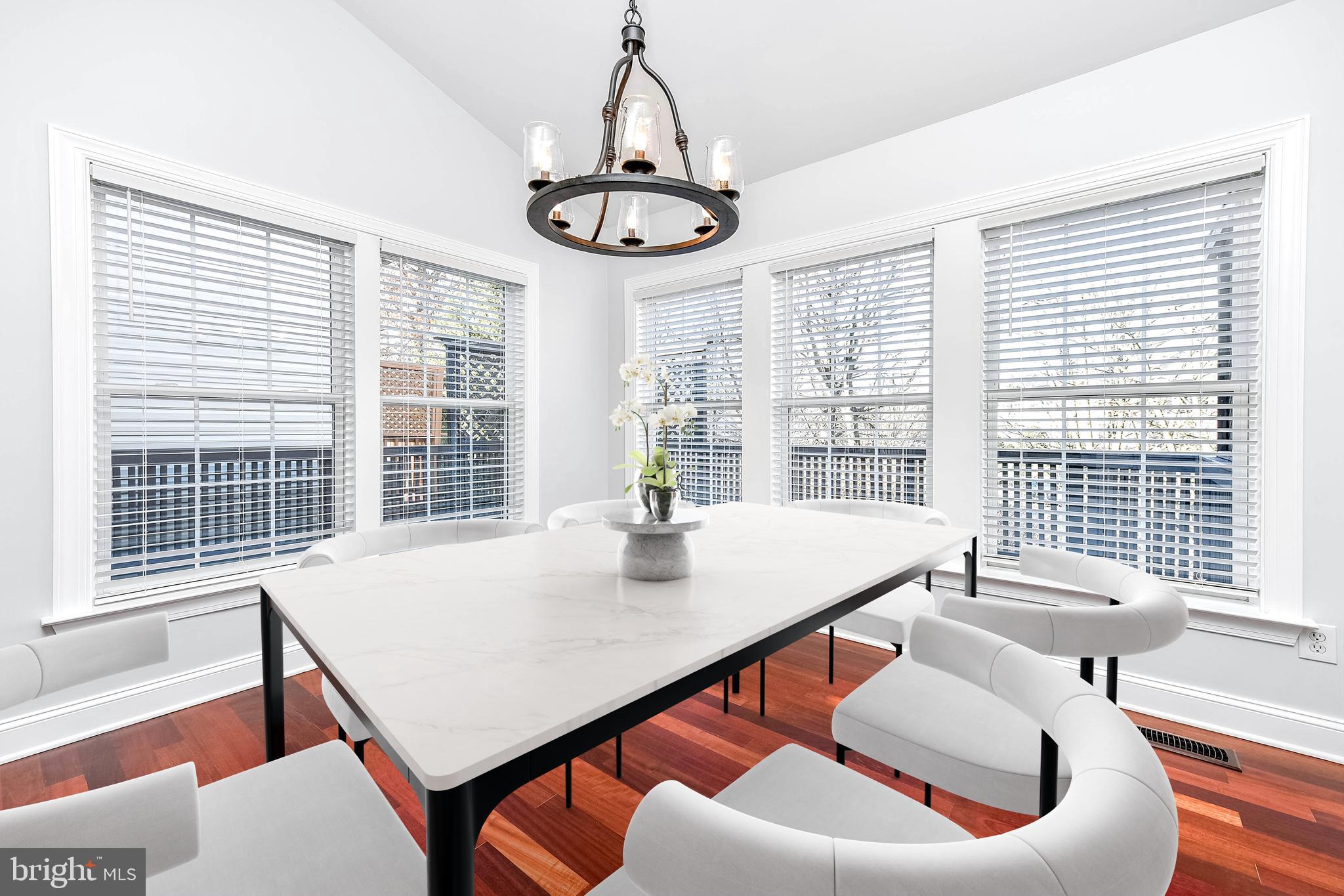 20419 DONCASTER TERRACE