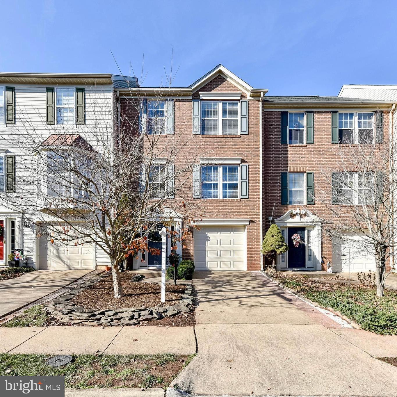 20419 DONCASTER TERRACE