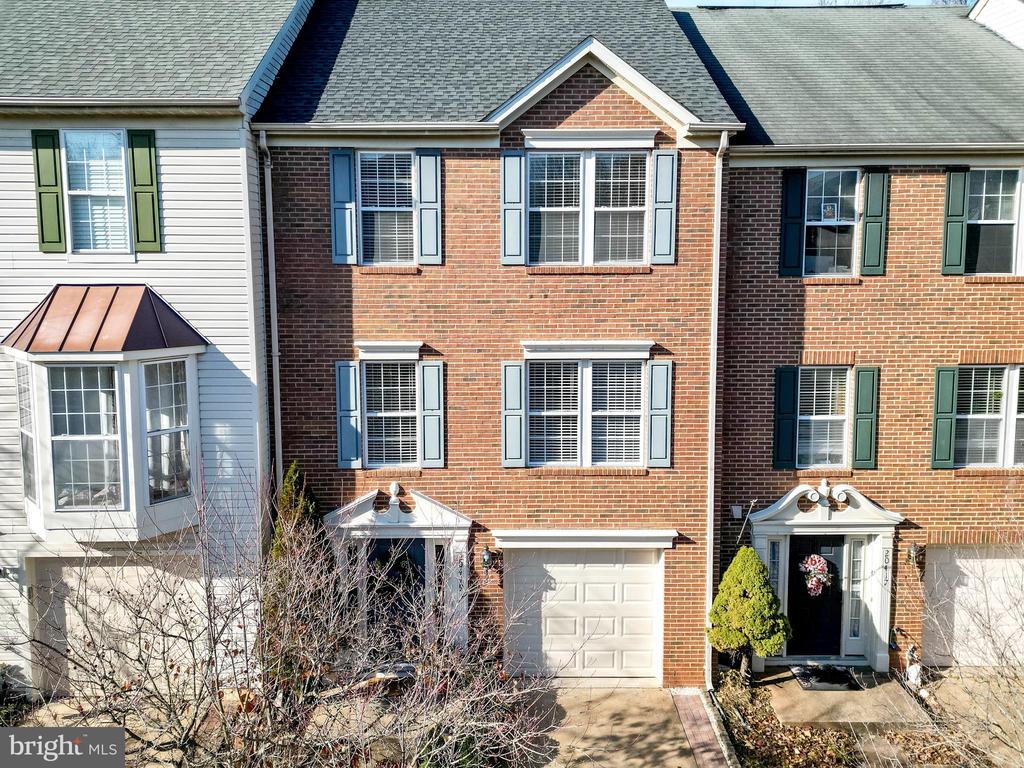 20419 DONCASTER TERRACE