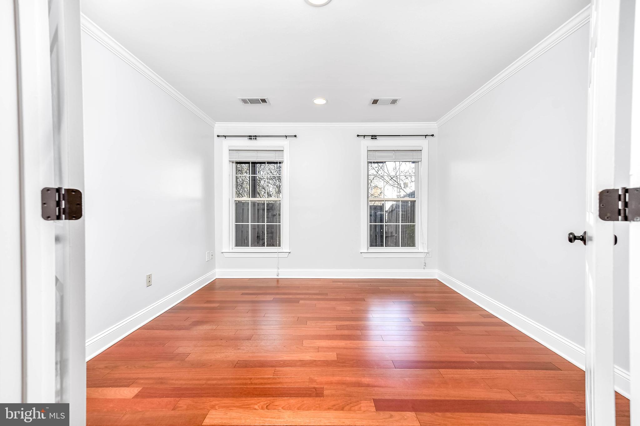 20419 DONCASTER TERRACE