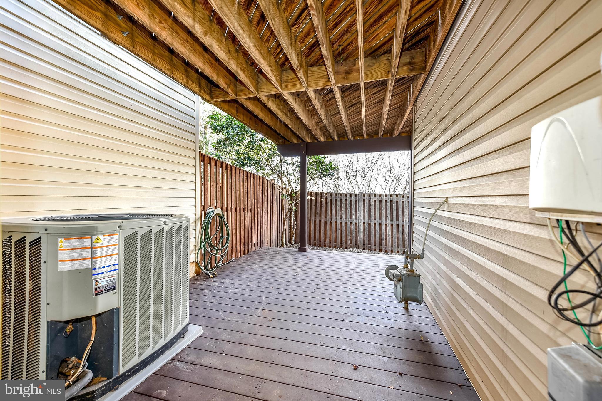 20419 DONCASTER TERRACE