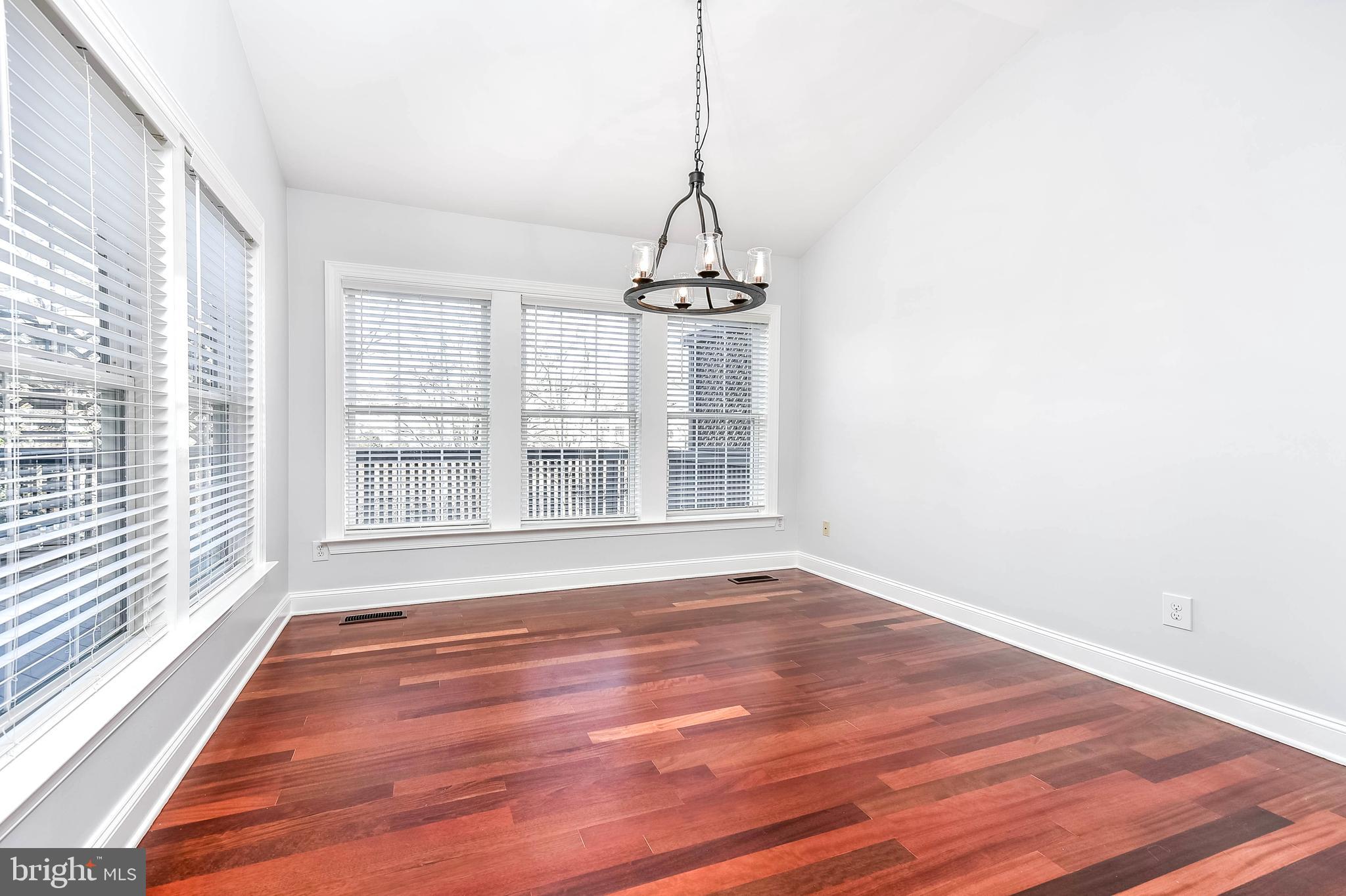 20419 DONCASTER TERRACE