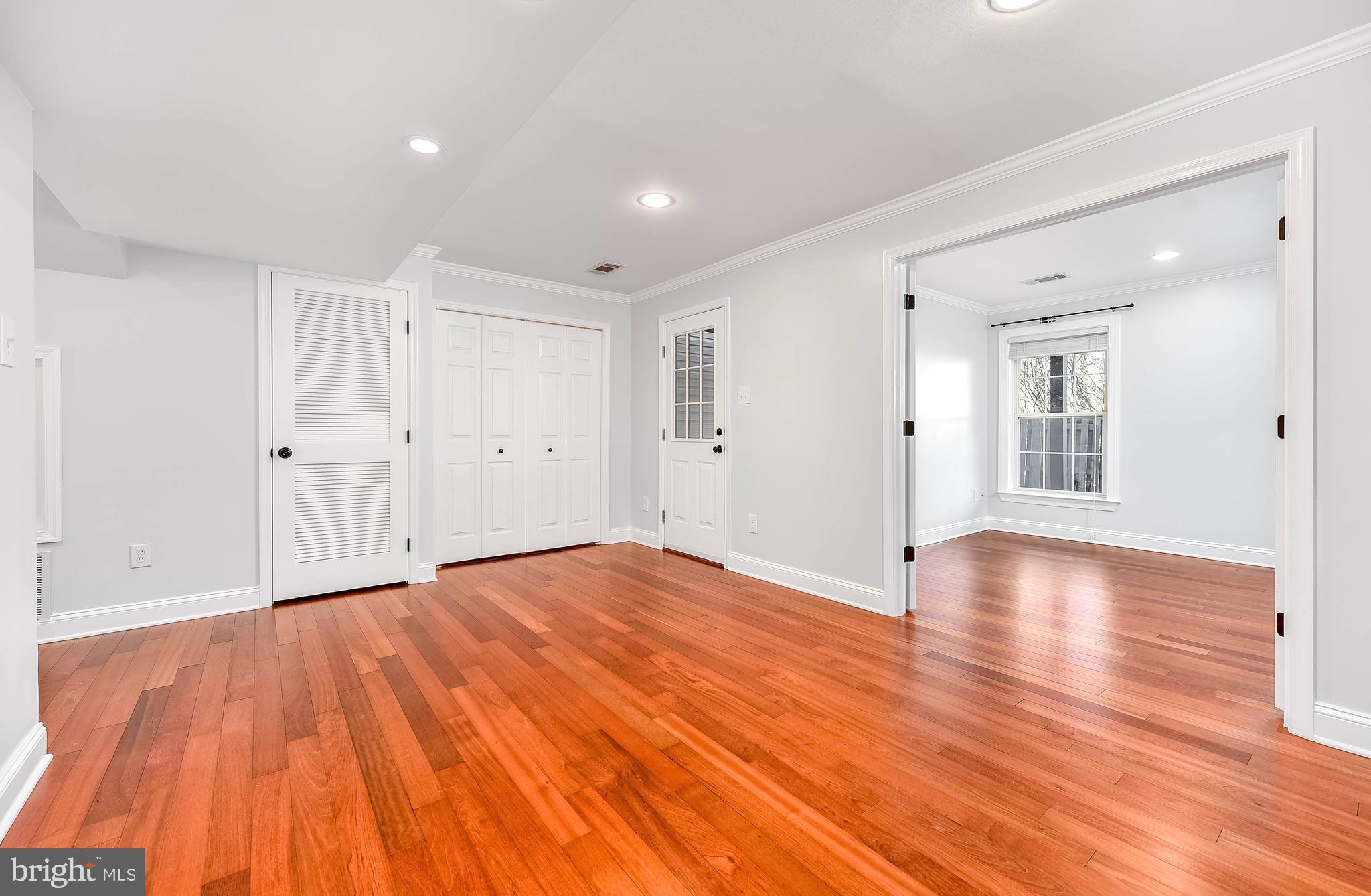 20419 DONCASTER TERRACE