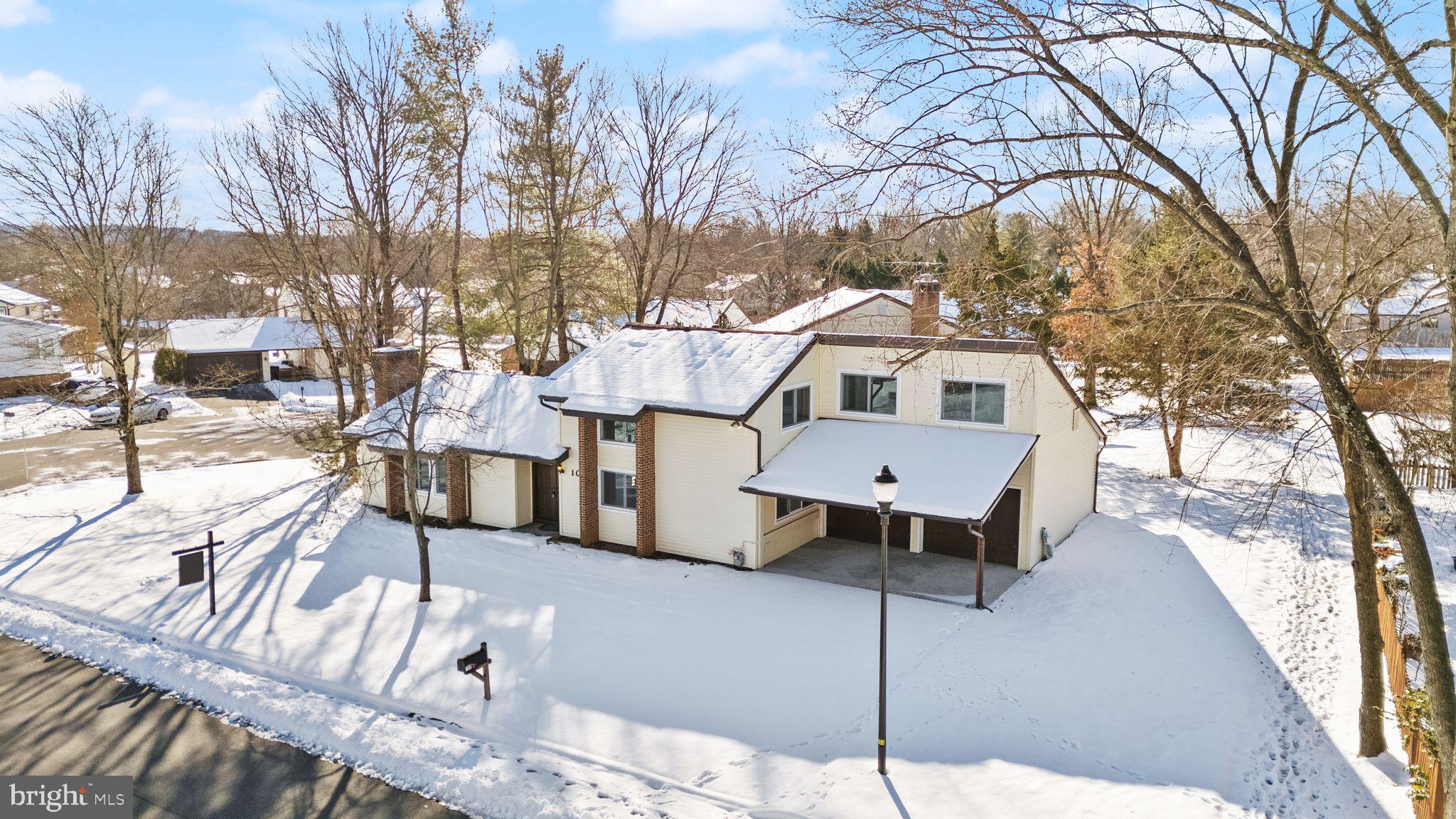 103 Farmington Ln