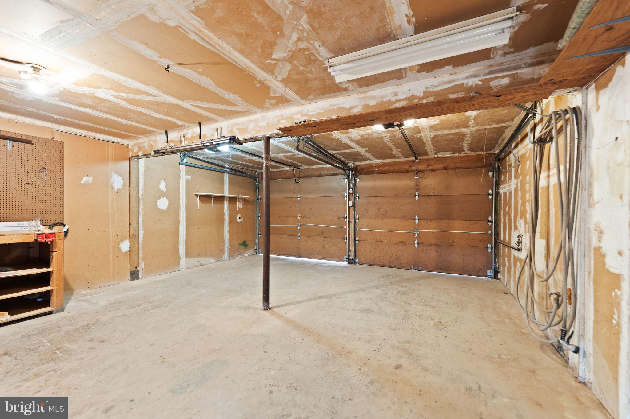 103 Farmington Ln