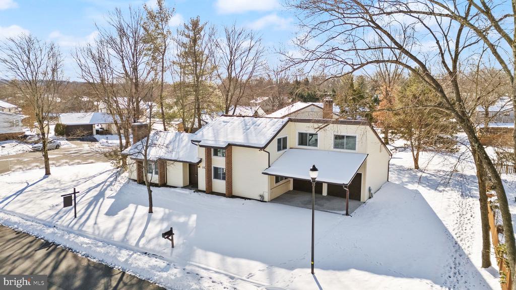 103 Farmington Ln