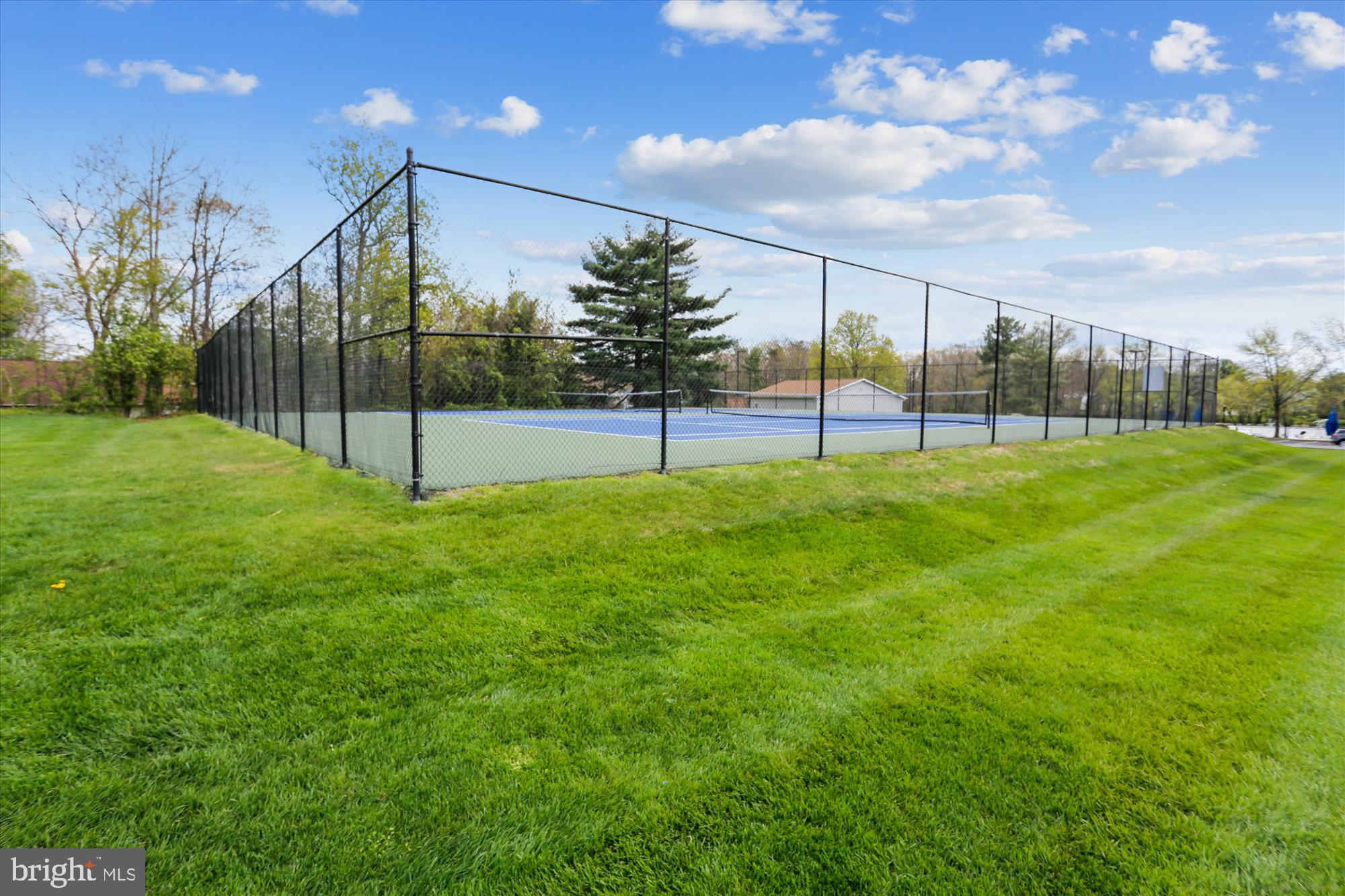 103 Farmington Ln