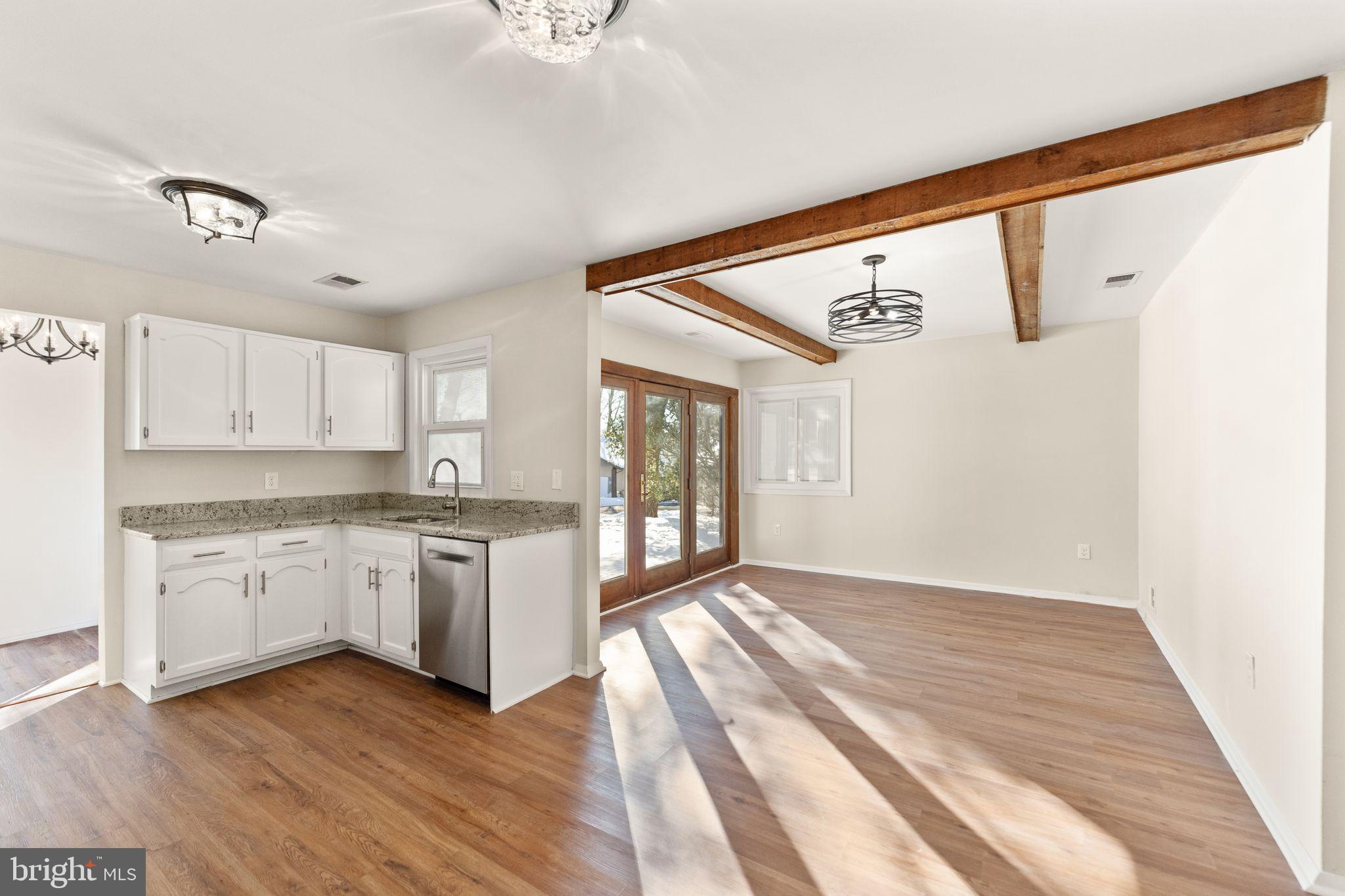 103 Farmington Ln