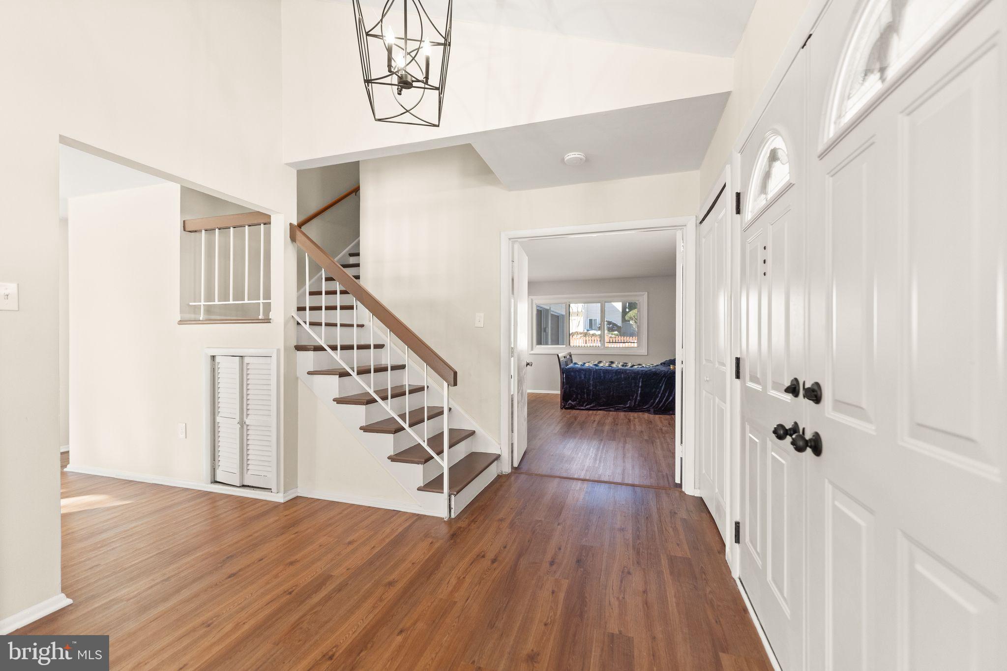 103 Farmington Ln
