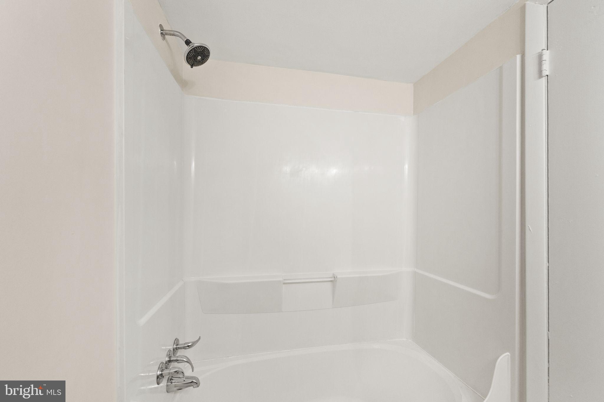 103 Farmington Ln