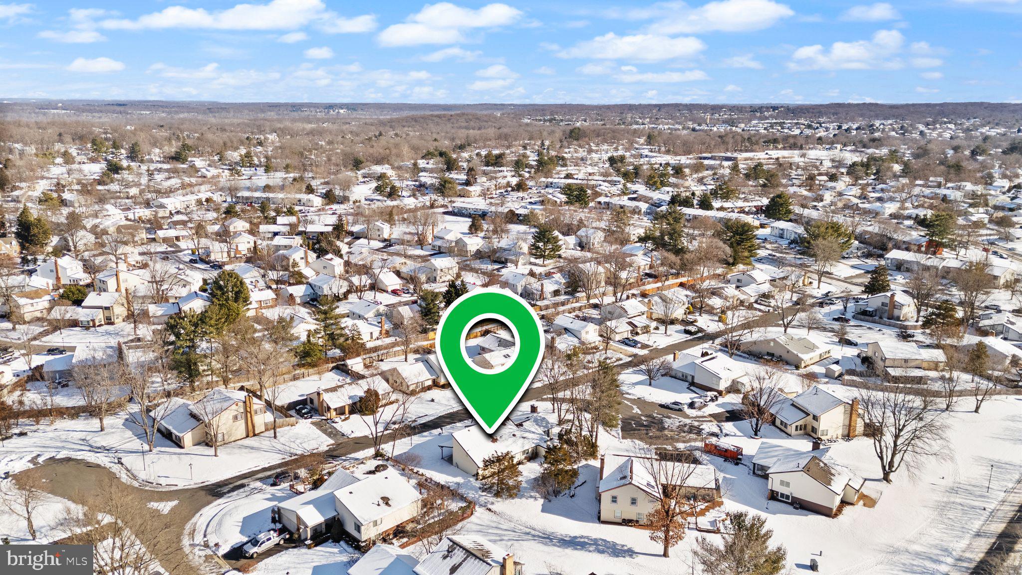 103 Farmington Ln