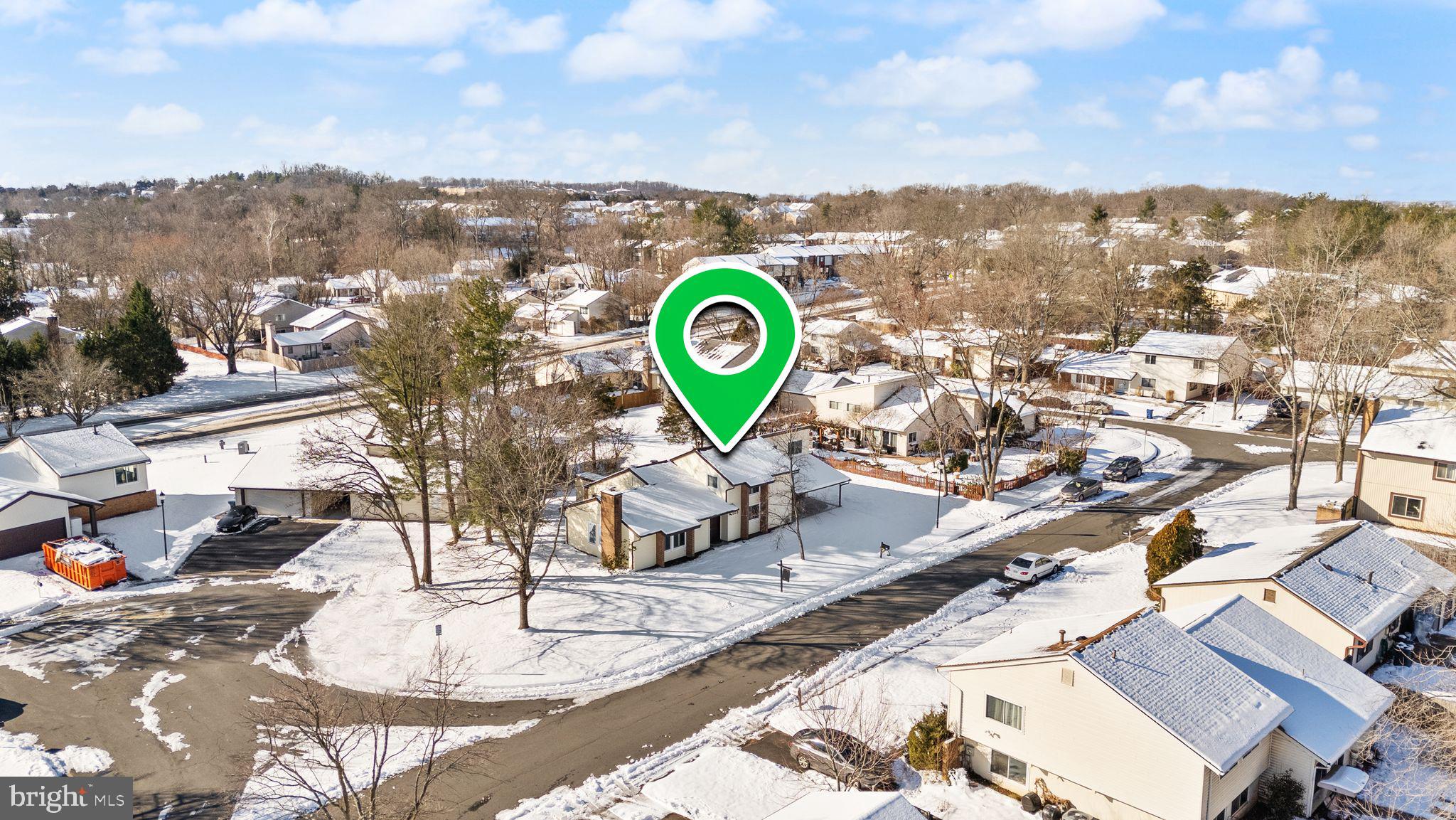 103 Farmington Ln